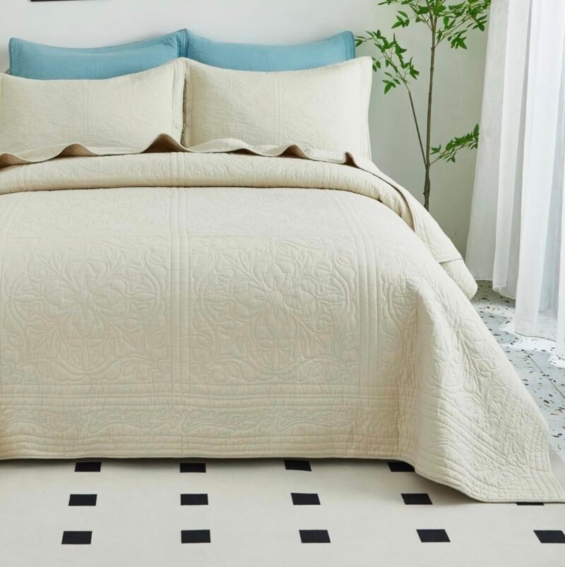 Luxurious Bedspread Beige 3 pcs - Image 2
