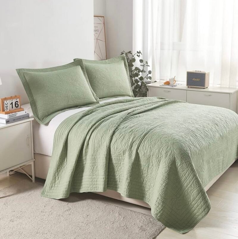 Luxurious Bedspread Green 3 pcs - Image 2