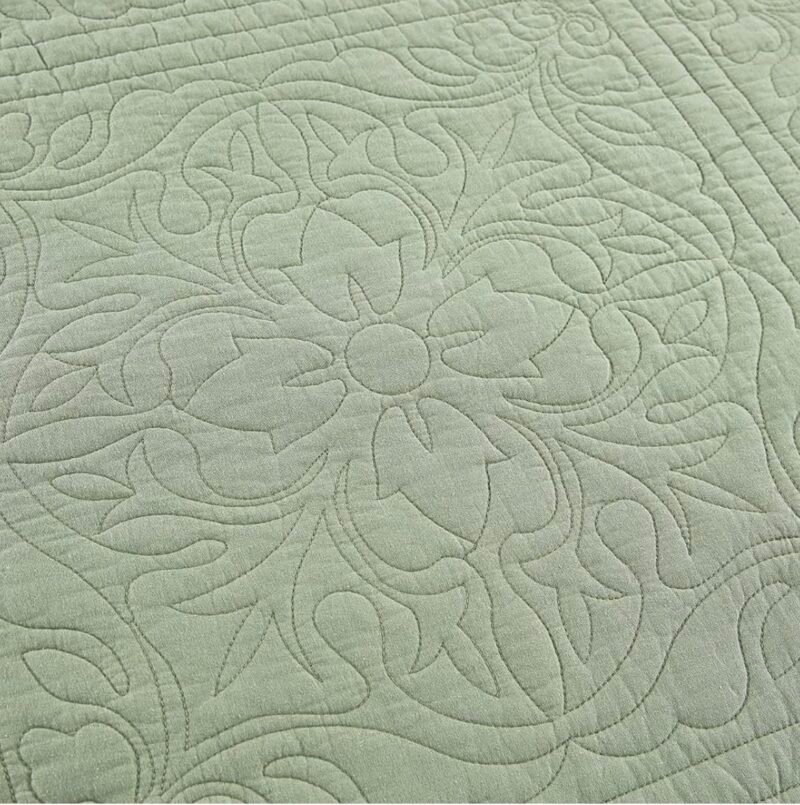 Luxurious Bedspread Green 3 pcs - Image 3
