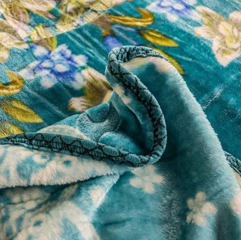 Cloudy Flannel 1-ply Blanket - Image 4